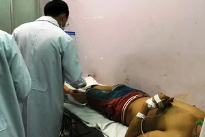 Đâm chém tại xóm trọ từ cái 'nhìn đểu'