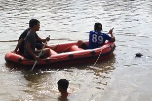 Đã tìm thấy thi thể bé gái mất tích cùng mẹ trên sông