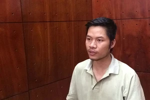 Dọa tung ảnh khỏa thân để vay tiền nữ đồng nghiệp