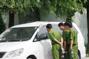 Rộ chiêu dàn cảnh xe bị thủng lốp để trộm tiền ở TP.HCM