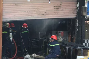 Bất cẩn lúc hàn xì, lửa thiêu rụi quán nhậu