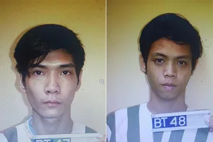 Cô gái 20 tuổi truy đuổi, ép xe 2 tên cướp giật