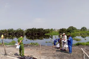 Xót lòng chuyện thi thể bé trai 5 tuổi trôi trên kênh