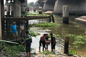 Nam thanh niên nhảy sông 2 lần rồi chết đuối 
