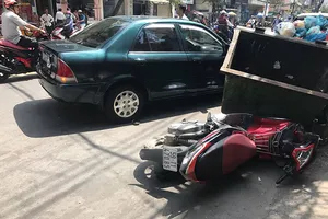 Tài xế xe 80B ép ngã 2 kẻ giật túi du khách Nhật