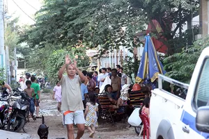 Nổ ở cơ sở sản xuất bóng đèn, 4 người bị thương