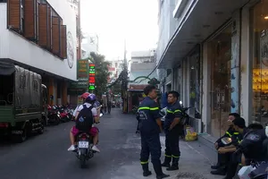 Nghi cháy nổ do điều chế rượu thuốc trong khu dân cư