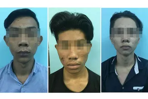 Nhóm cướp 16 tuổi dùng dao cướp của tình nhân ở TP.HCM