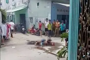 Chém gục vợ rồi tự thiêu trong hẻm ở TP.HCM