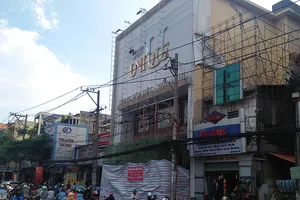 Bị điện giật, nam công nhân rơi từ tầng 2 xuống đất