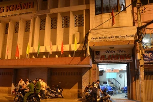 Đi kiểm tra mùi hôi, tá hỏa phát hiện thi thể phân hủy