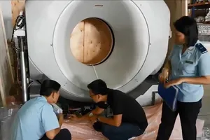 Khai mới máy chụp CT cũ để thông quan