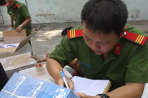 Bộ Công an bắt gần 1 tấn thuốc tân dược lậu 5 tỉ đồng