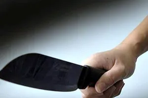 Nhân viên cũ vào nhà hàng đánh, chém nhân viên mới