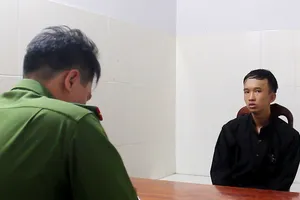  Cô gái bị đâm gục khi mang người yêu cũ ra so sánh