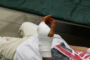 Tài xế Grabbike bị chém nhập viện trước Bến xe Miền Tây