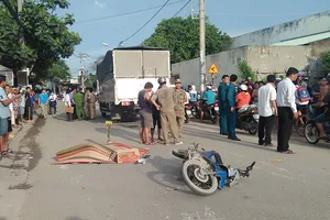 Cụ ông đi đón cháu bị xe tải cán tử vong