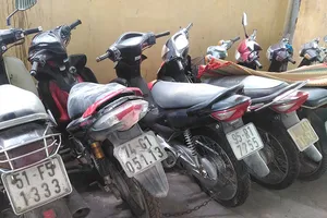 Công an phường Đông Hưng Thuận tìm chủ 7 xe máy
