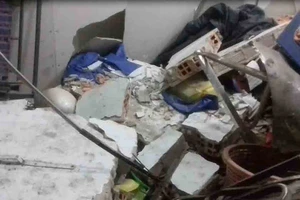 Ô tô húc thẳng vào nhà dân ở Gò Vấp trong đêm 