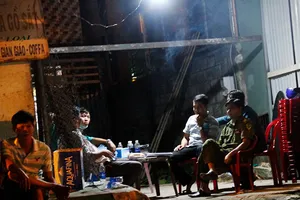 Thi thể người đàn ông phân hủy trong căn phòng