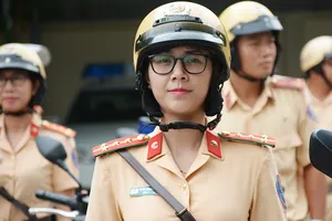 20 'bóng hồng' CSGT dẫn đoàn phục vụ APEC