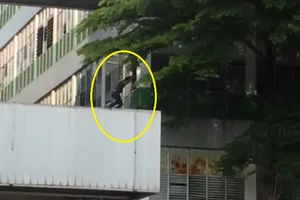 Nam công nhân nhảy từ tầng 3 trong công ty PouYuen