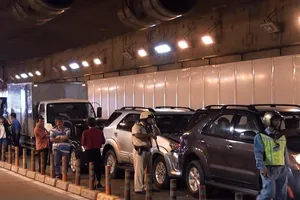 5 xe tông liên hoàn trong đường hầm sông Sài Gòn