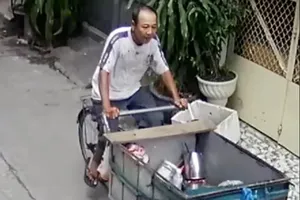 Tìm nghi can chủ xe ba gác giết người ở quận 10