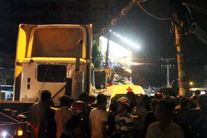 Người đàn ông bị container cán tử vong trong đêm 