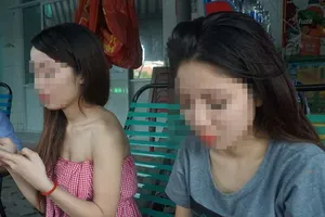 Vụ đi uống cà phê bị bắt: Cắt thi đua chủ tịch phường