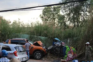 Xe bán tải tông xe ba gác, 1 người bị chẹt tử vong