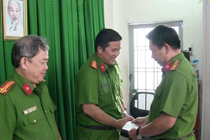 2 công an quận Tân Phú bị thương khi vây bắt băng trộm 