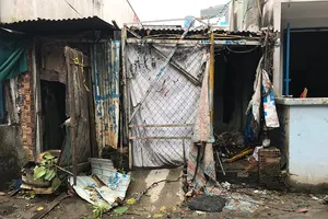 Hô hoán có kẻ đốt nhà, người đàn ông tâm thần tháo chạy