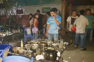 Quán lẩu dê phát cháy, thực khách nháo nhào bỏ chạy