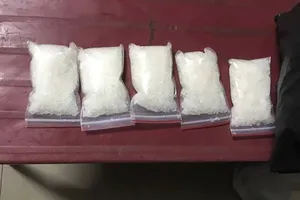 Cảnh sát lao ra chặn đầu taxi bắt ông trùm ma túy