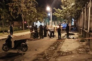 2 thanh niên chết cạnh xe máy ở khúc cua Kênh Nước Đen