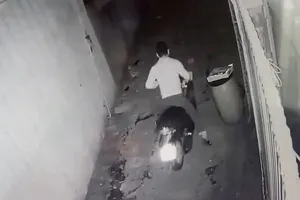 Phòng trọ nữ sinh bị trộm cạy cửa, lấy xe SH, iPhone