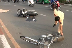 Người nước ngoài chạy xe máy tông 1 phụ nữ tử vong