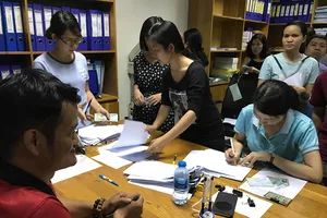 Chủ đầu tư hỗ trợ cho cư dân Carina Plaza sau vụ cháy