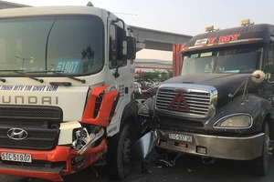 Container tránh xe buýt gây tai nạn liên hoàn trên xa lộ