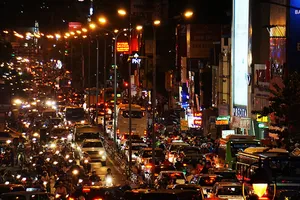 Kẹt xe hàng ngàn chiếc ở cửa ngõ Tân Sơn Nhất