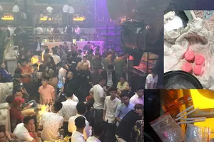 Nhiều dân chơi phê ma túy trong bar ở quận 1