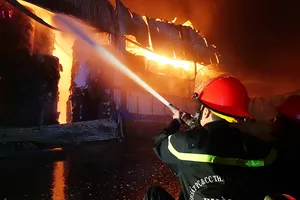 Cảnh sát thông tin vụ cháy hơn 3.000 m2 ở KCN Vĩnh Lộc