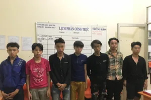 Băng nhóm nhí đột nhập nhà công an trộm quân phục