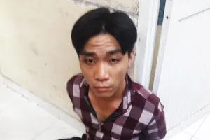 Trộm 2 iPhone ở tiệm sửa xe bán để mua ma túy