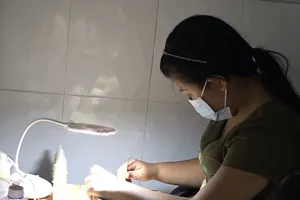 Dùng keo dán xăm lốp ô tô để làm bao cao su dỏm ở TP.HCM