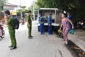 Người lang thang tử vong trên ghế đá ở quận 12