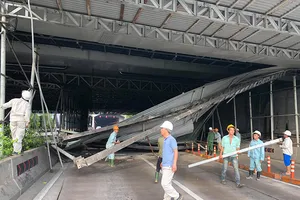 Sập giàn giáo thi công đầu hầm Thủ Thiêm, chưa rõ thương vong