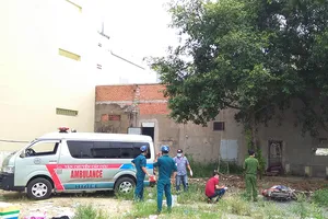 Người đàn ông gục chết trên xe máy ở quận Bình Tân