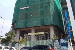 Nam công nhân rơi từ tầng 17 tòa nhà quận 3 xuống